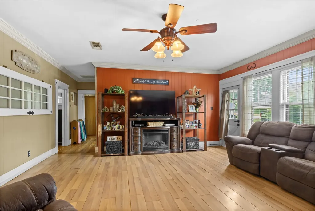 600 Elm Street Teague TX 75860