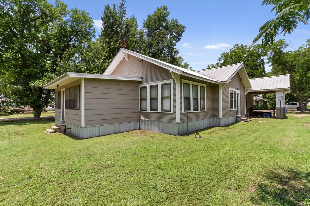 600 Elm Street Teague TX 75860