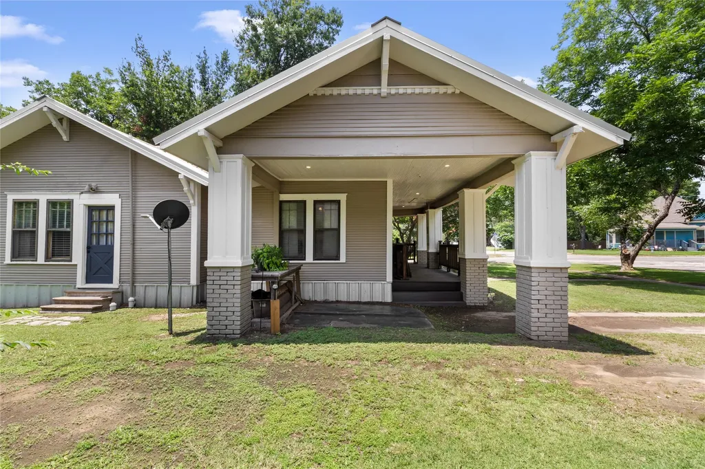 600 Elm Street Teague TX 75860