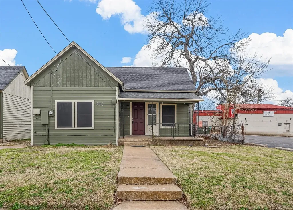 906 E Houston Street Sherman TX 75092