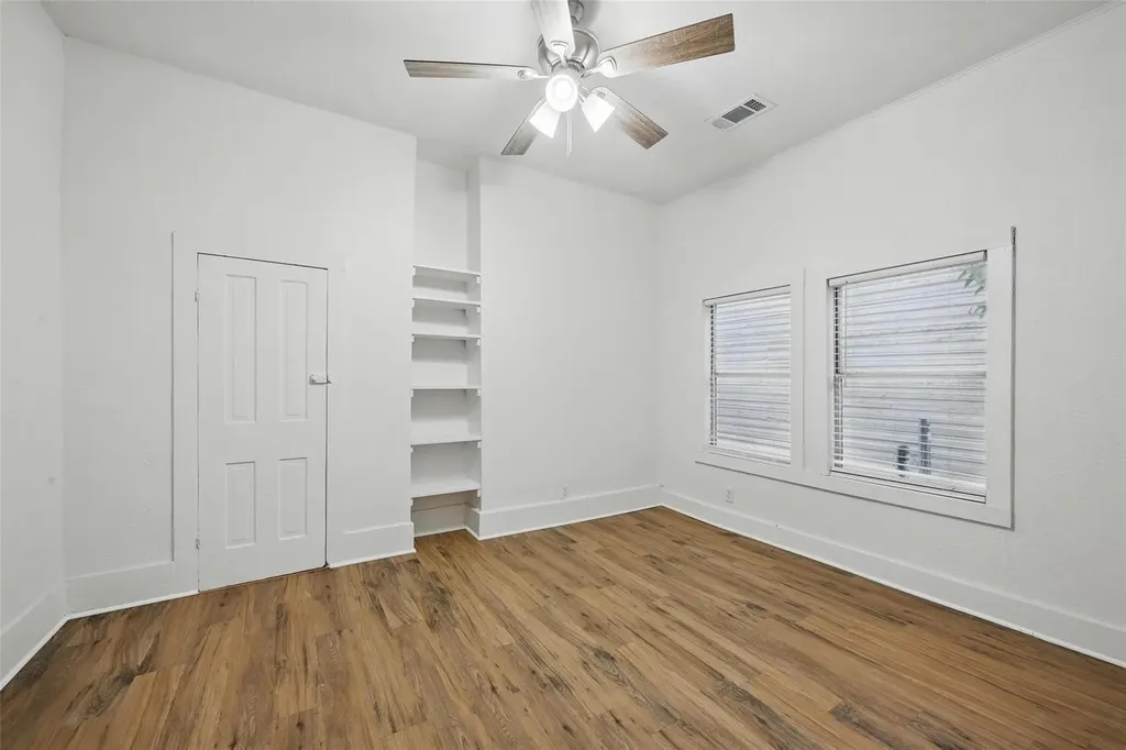 906 E Houston Street Sherman TX 75092