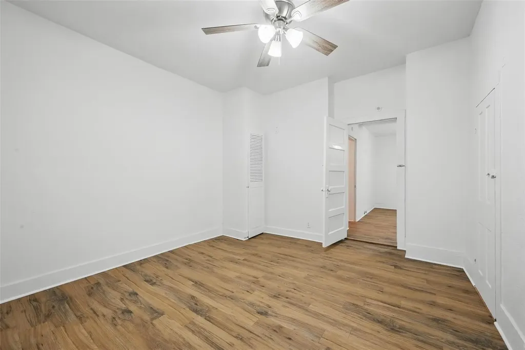 906 E Houston Street Sherman TX 75092