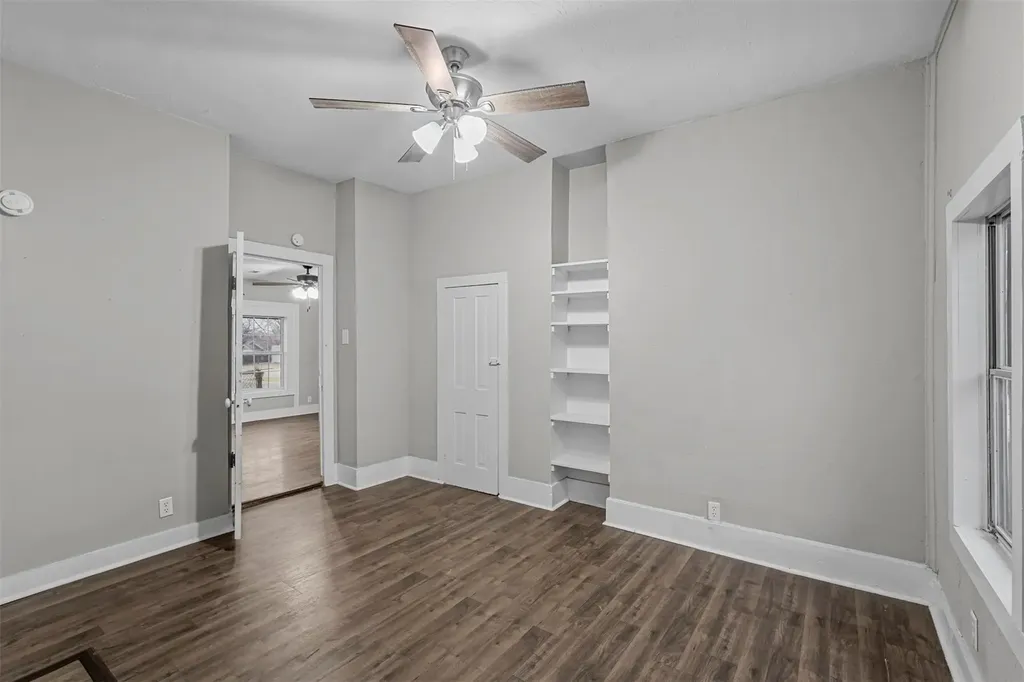 906 E Houston Street Sherman TX 75092
