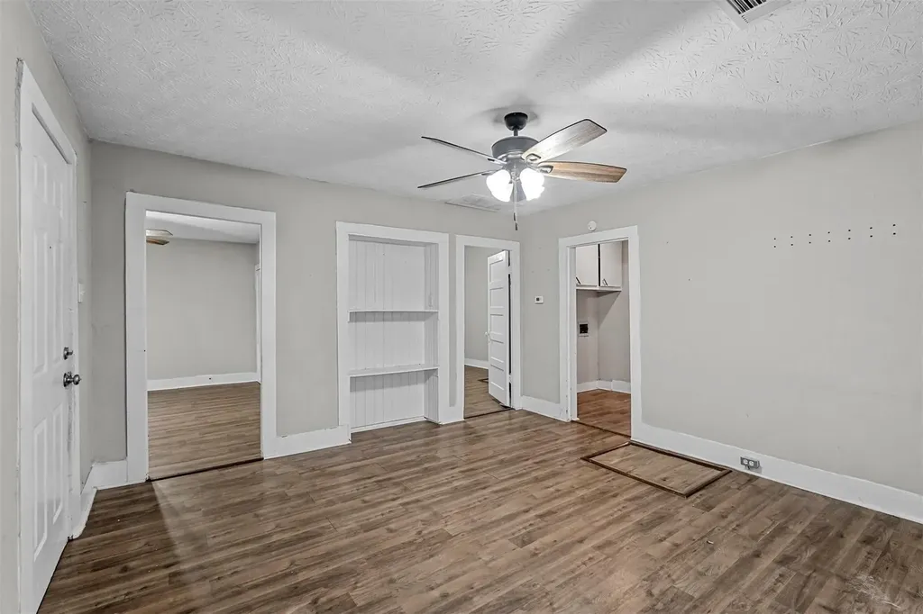 906 E Houston Street Sherman TX 75092