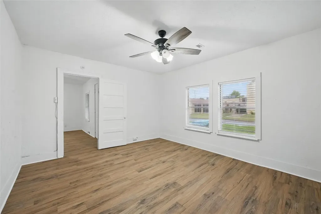 906 E Houston Street Sherman TX 75092