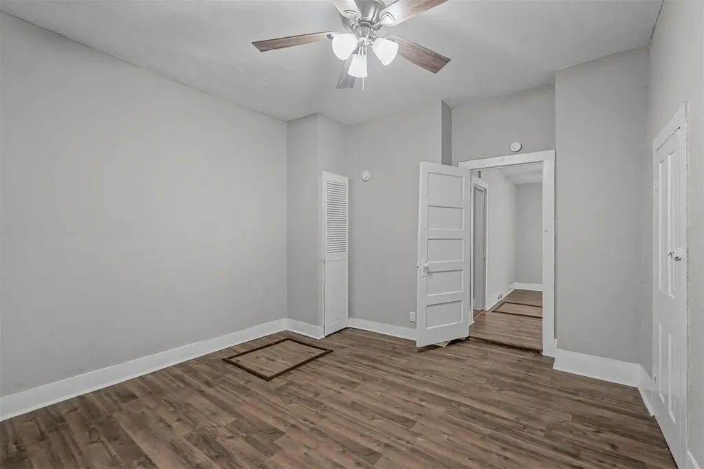 906 E Houston Street Sherman TX 75092