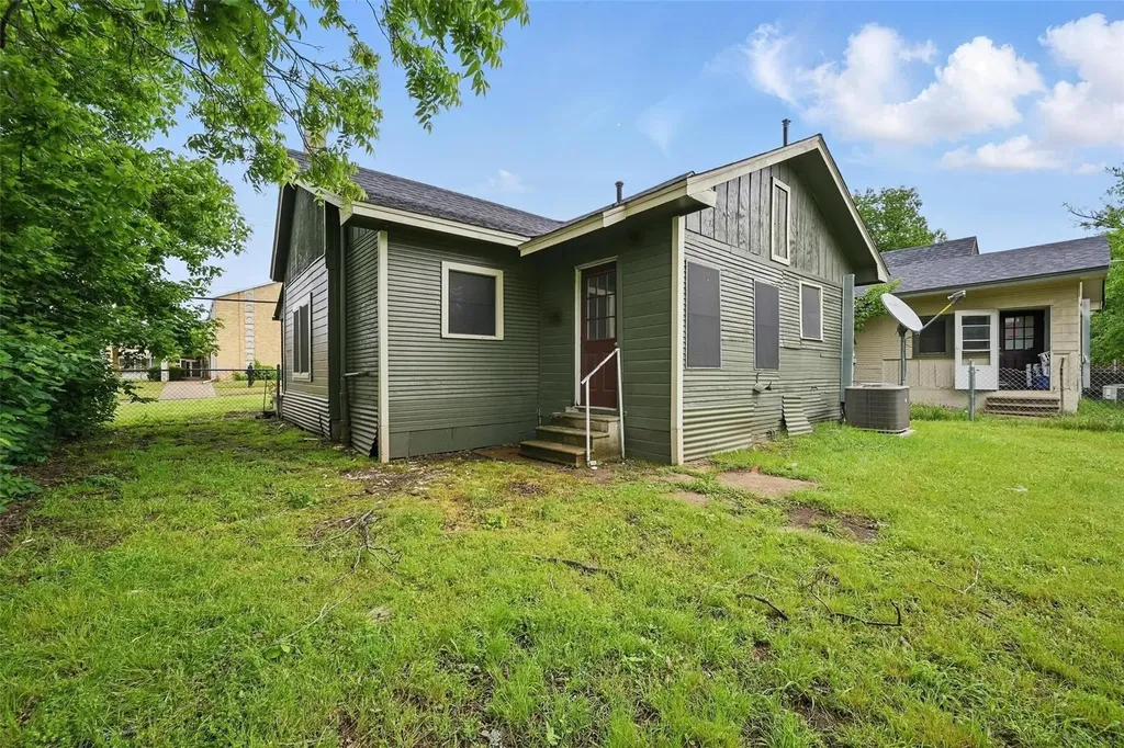 906 E Houston Street Sherman TX 75092