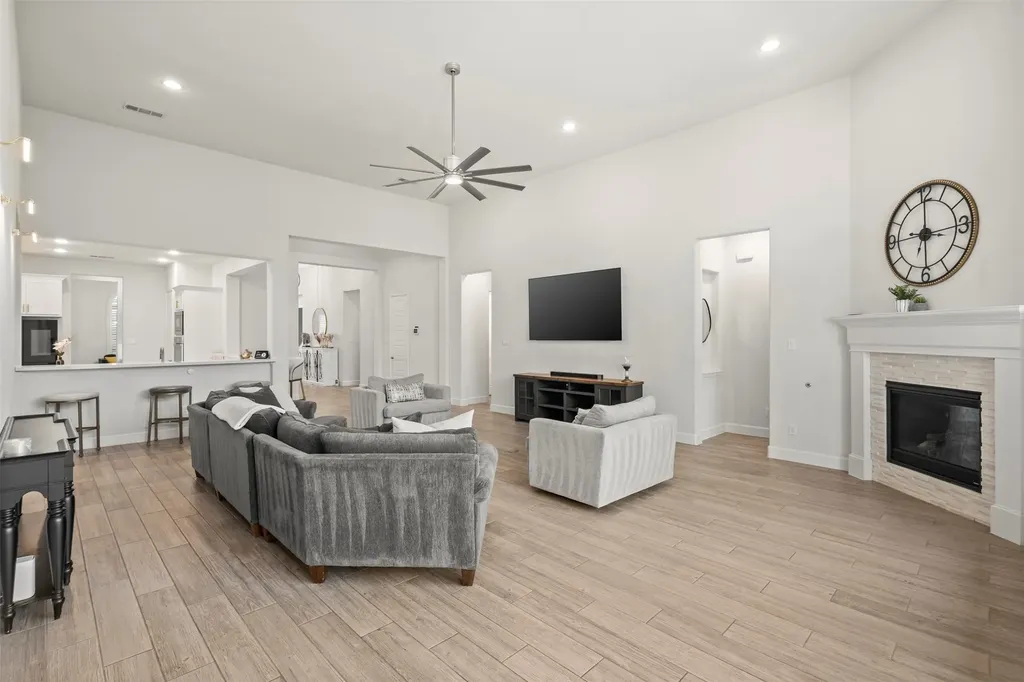 2837 Midlake Drive Midlothian TX 76065