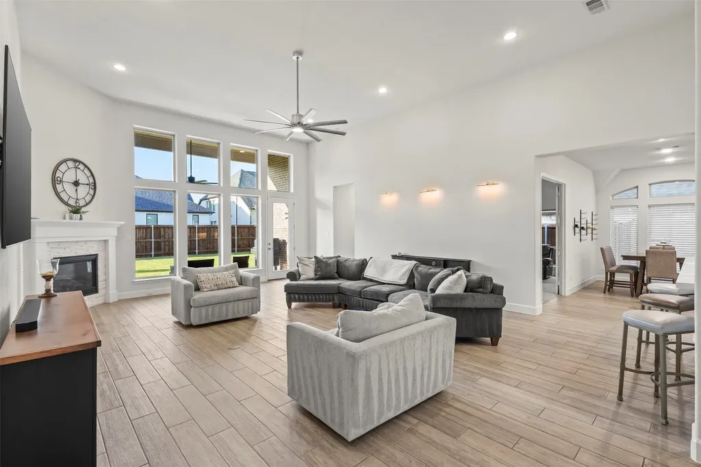 2837 Midlake Drive Midlothian TX 76065