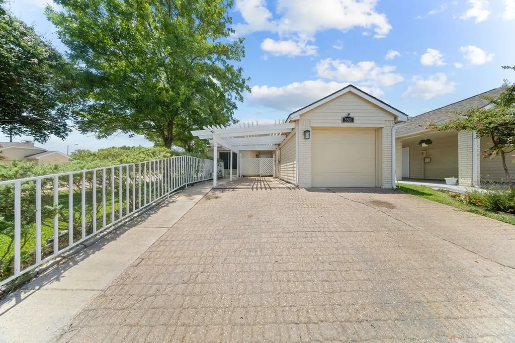 5501 Stoney Glen Drive Mesquite TX 75150