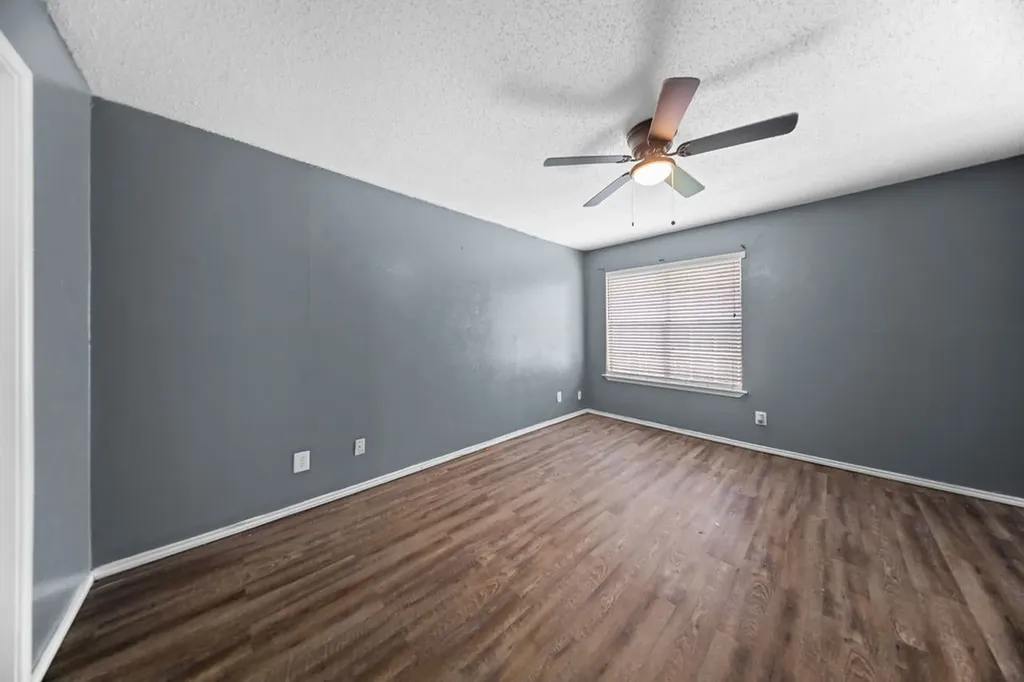 5501 Stoney Glen Drive Mesquite TX 75150