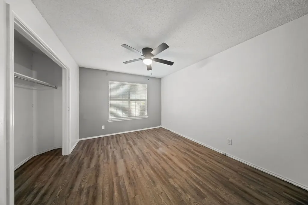 5501 Stoney Glen Drive Mesquite TX 75150