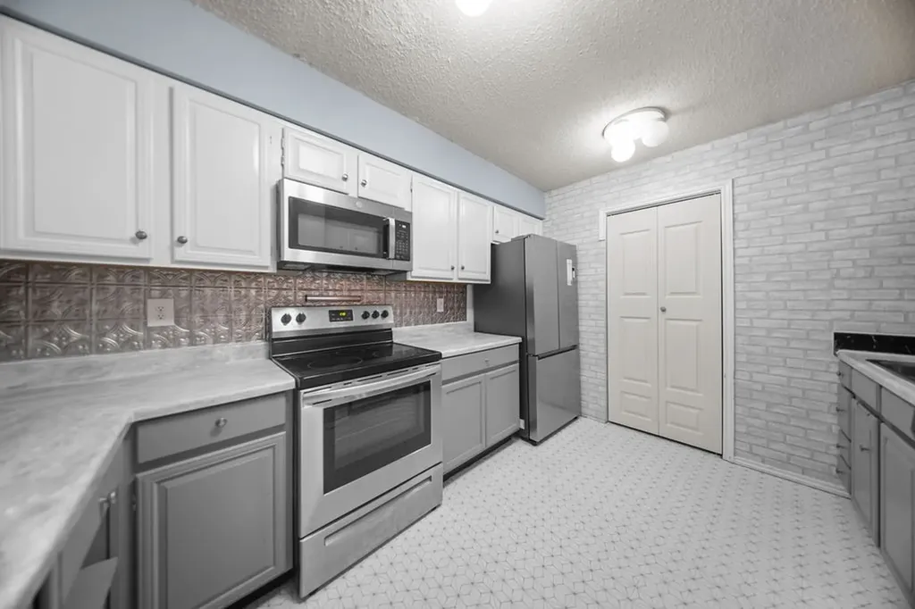 5501 Stoney Glen Drive Mesquite TX 75150