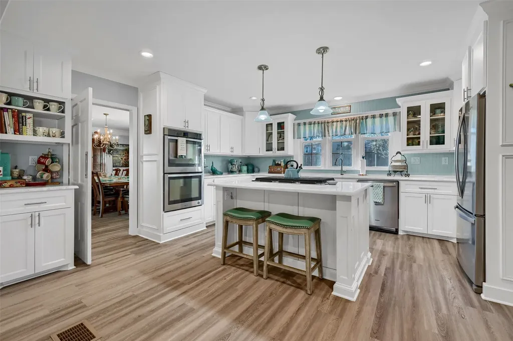 1016 Crestview Drive Sherman TX 75092