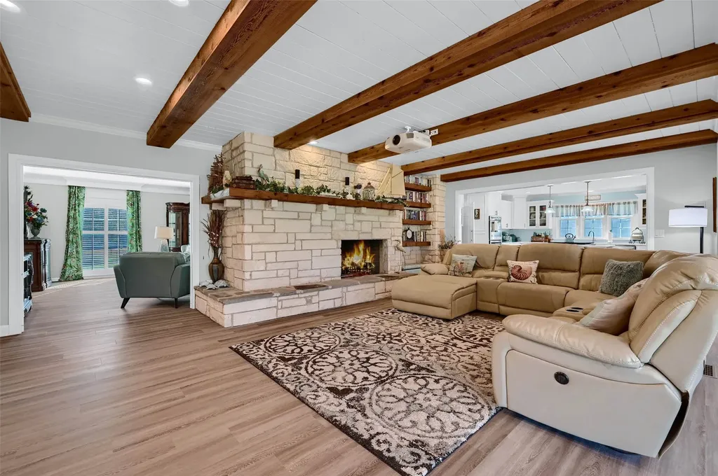1016 Crestview Drive Sherman TX 75092