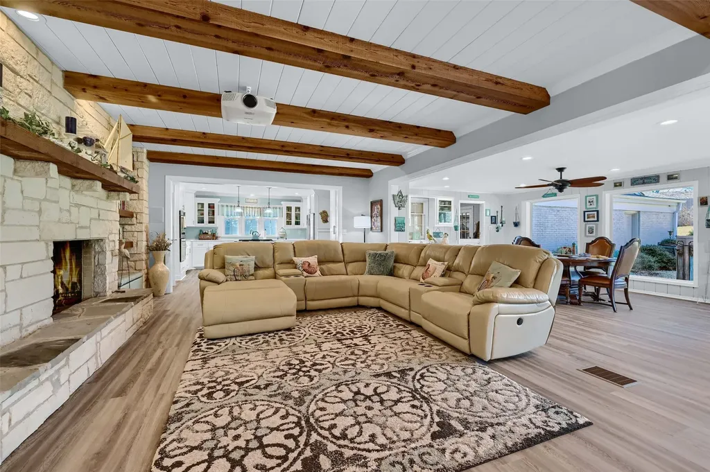 1016 Crestview Drive Sherman TX 75092