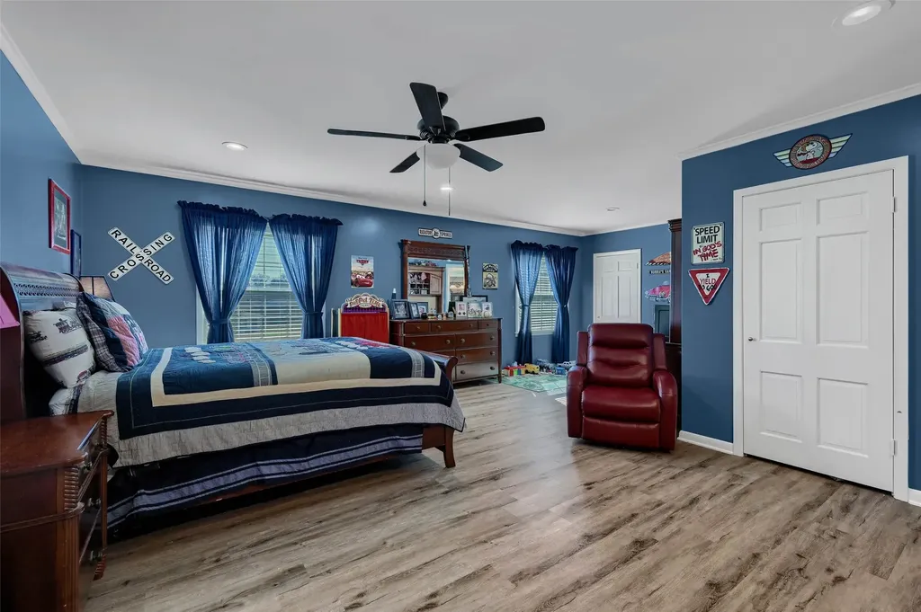 1016 Crestview Drive Sherman TX 75092