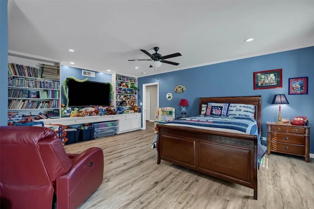 1016 Crestview Drive Sherman TX 75092