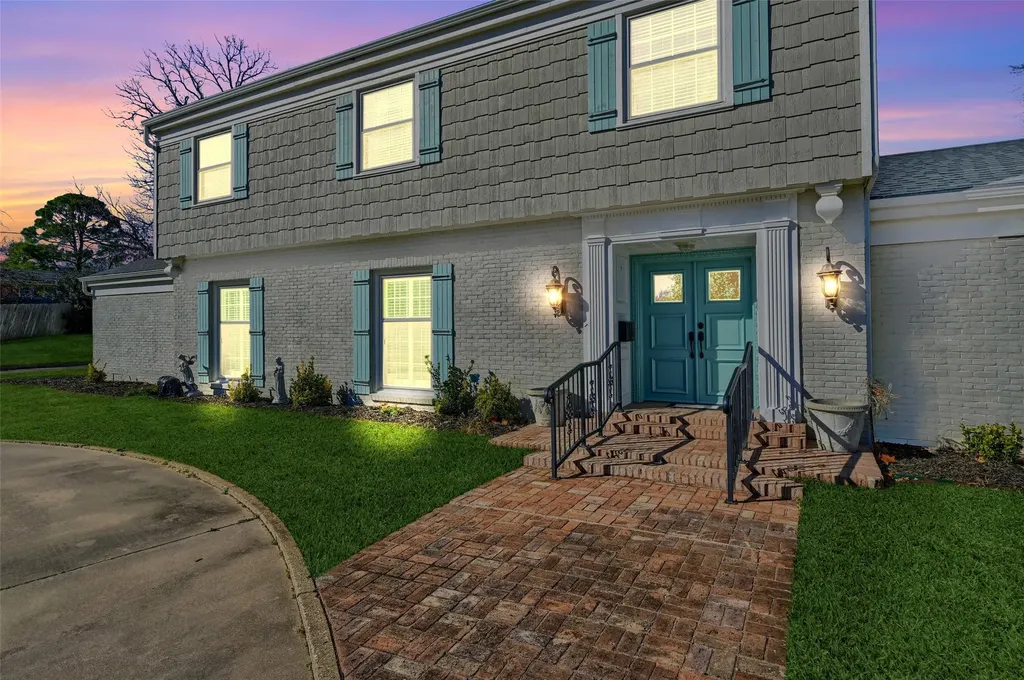1016 Crestview Drive Sherman TX 75092