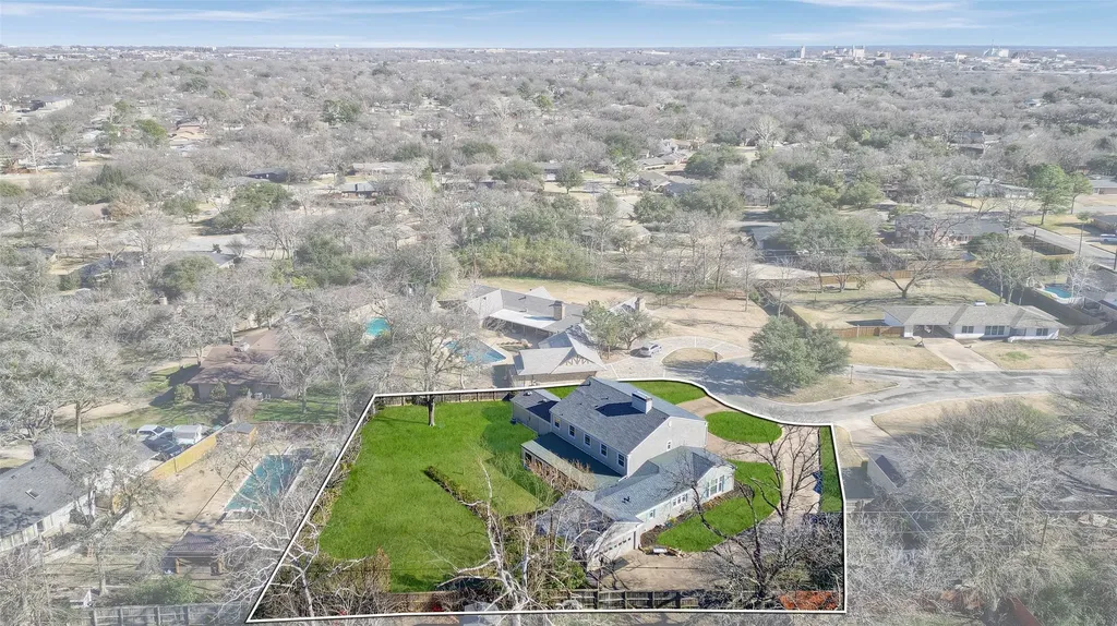 1016 Crestview Drive Sherman TX 75092