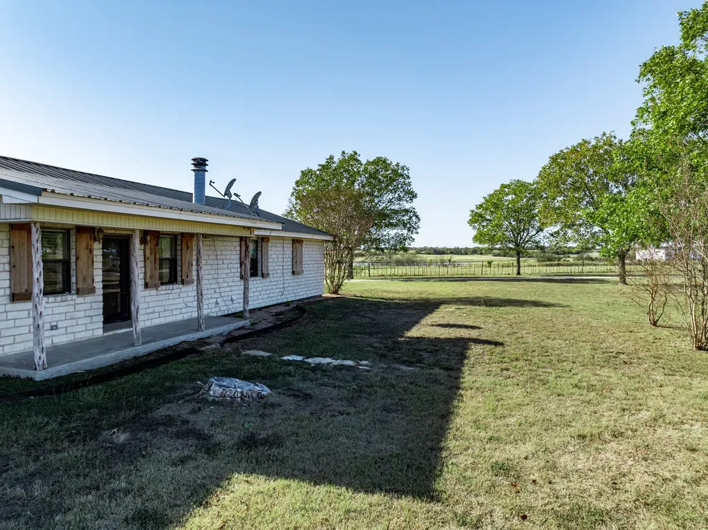 902 Mockingbird Lane Moody TX 76557