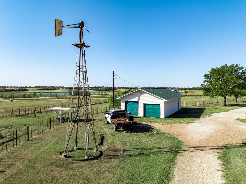 902 Mockingbird Lane Moody TX 76557