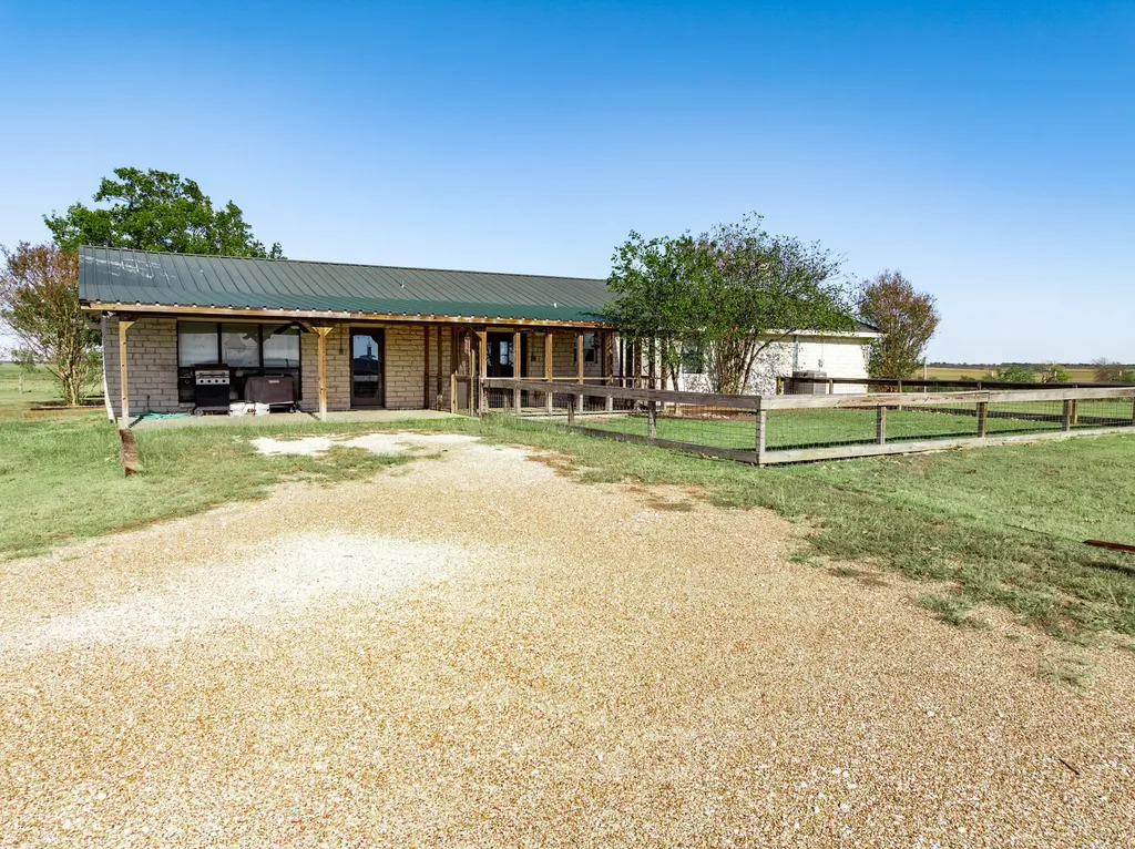 902 Mockingbird Lane Moody TX 76557