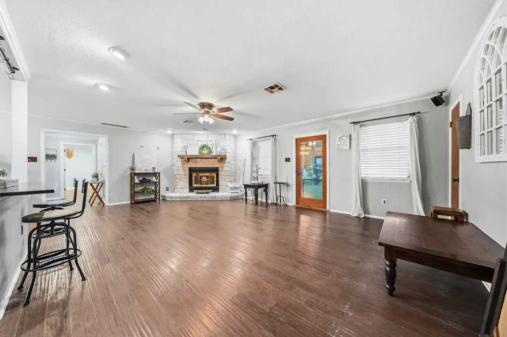 902 Mockingbird Lane Moody TX 76557