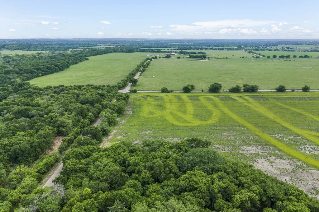 7811 (Lot 10, Blk 1) County Road 1106 Rio Vista TX 76093