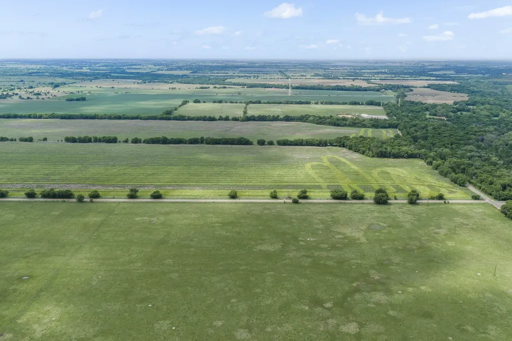 7811 (Lot 10, Blk 1) County Road 1106 Rio Vista TX 76093
