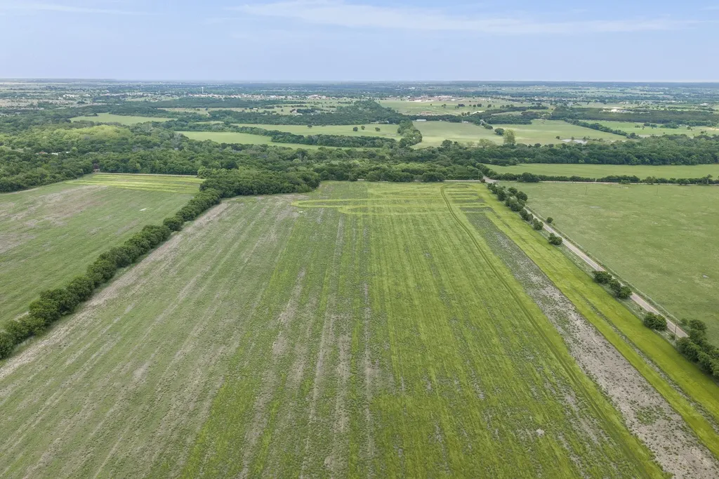 7811 (Lot 10, Blk 1) County Road 1106 Rio Vista TX 76093