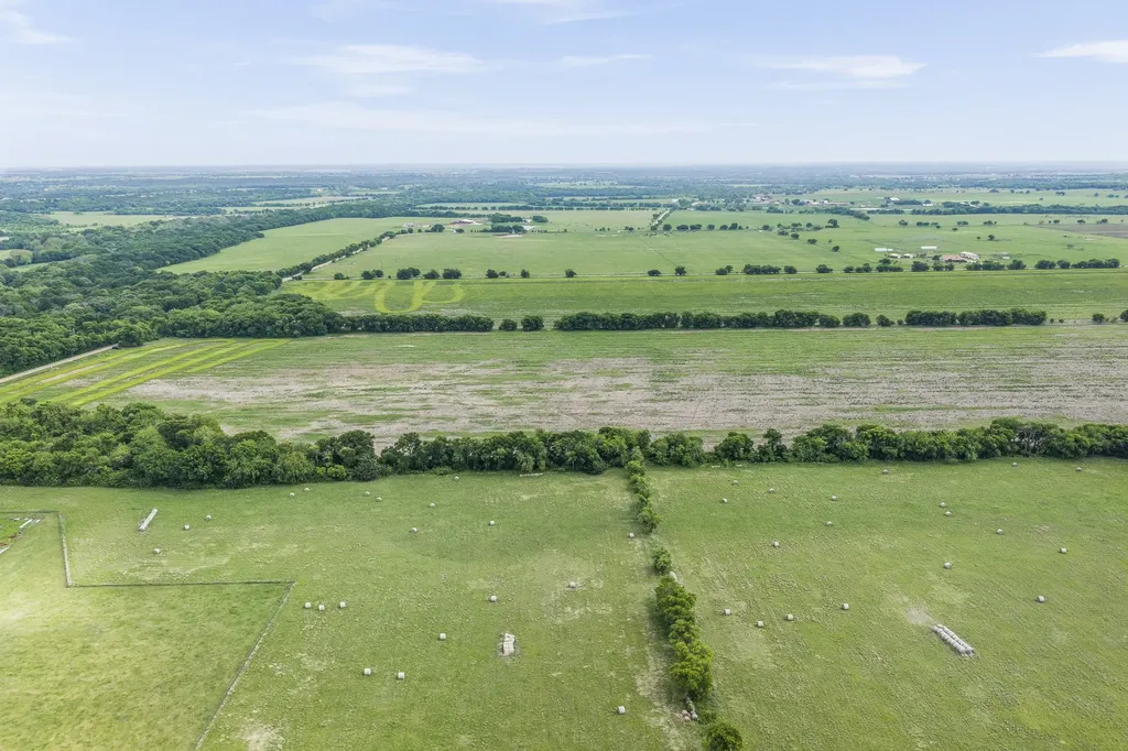 7811 (Lot 10, Blk 1) County Road 1106 Rio Vista TX 76093