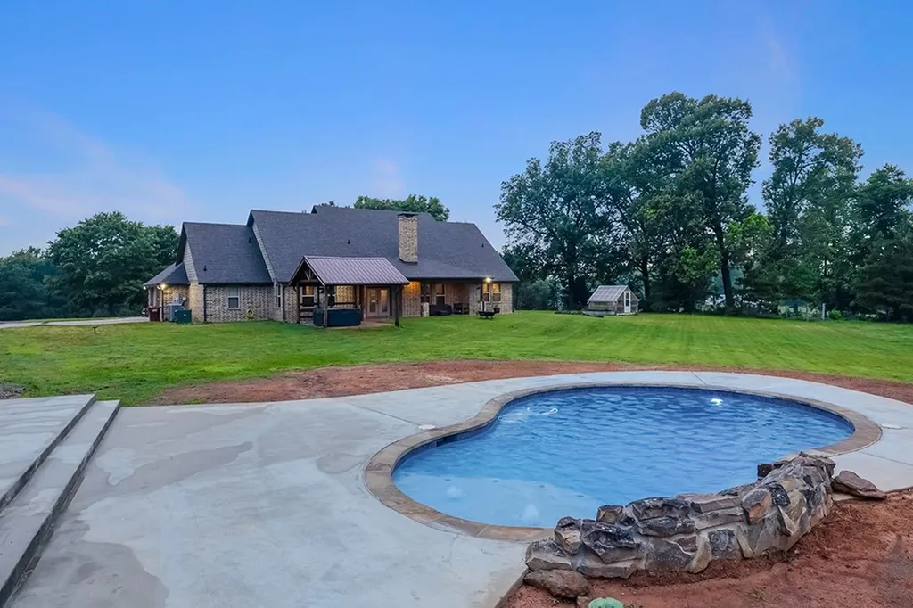 1408 Pine Wilderness Drive Queen City TX 75572