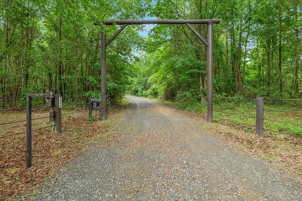 1408 Pine Wilderness Drive Queen City TX 75572