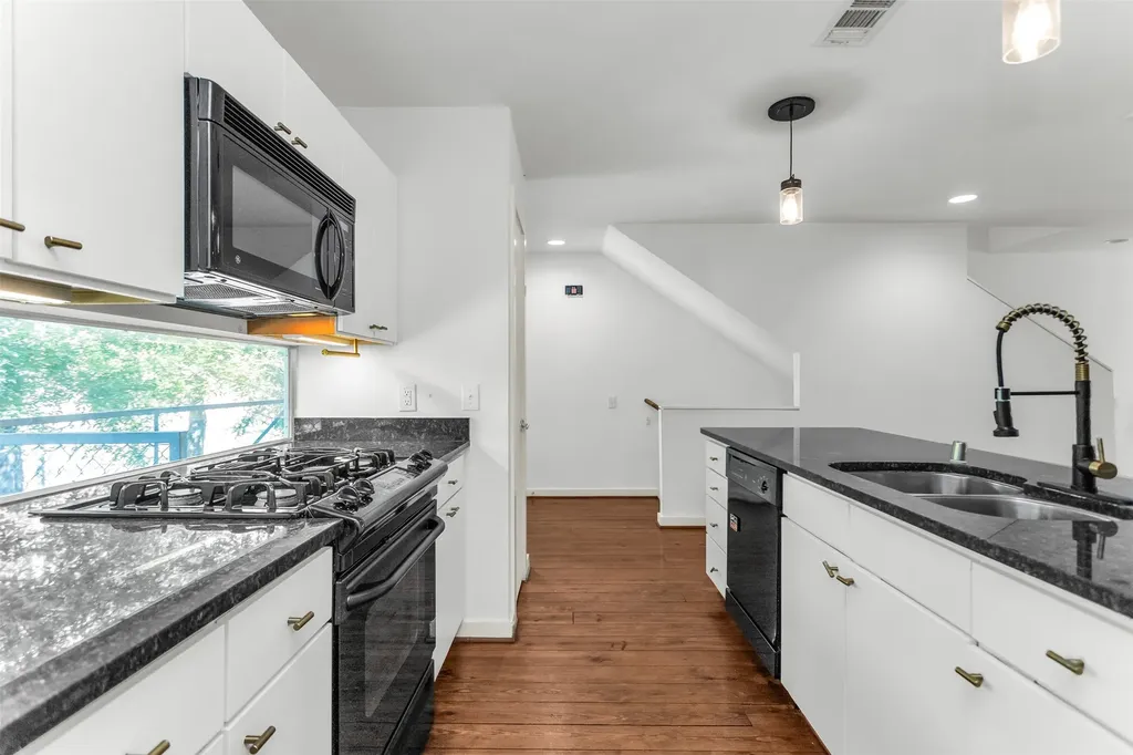 1429 Caddo Street Dallas TX 75204