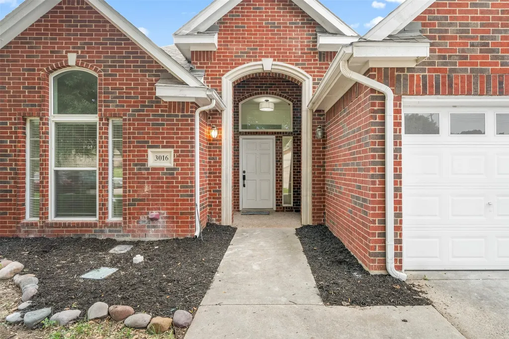 3016 Deer Trail Mckinney TX 75071