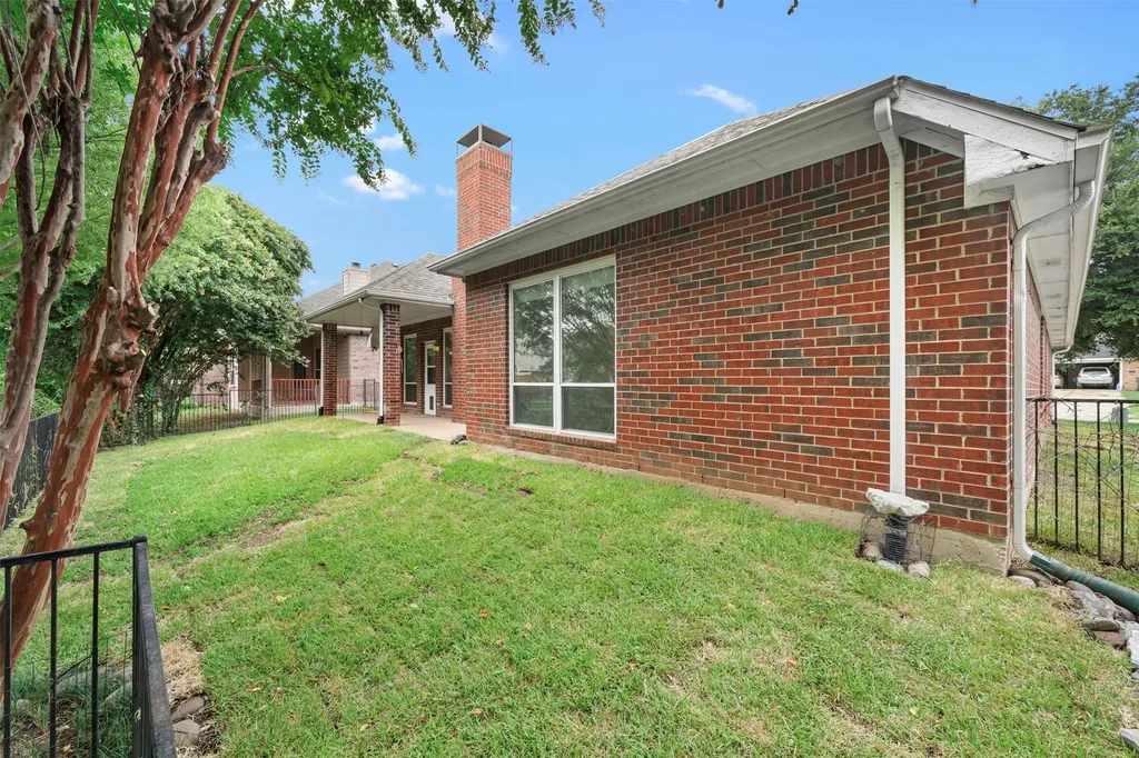 3016 Deer Trail Mckinney TX 75071