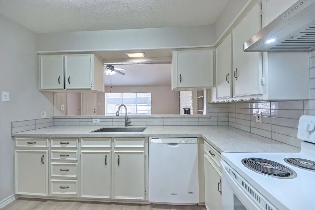 10679 Sandpiper Lane Dallas TX 75230