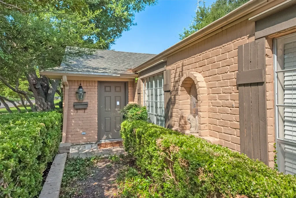 10679 Sandpiper Lane Dallas TX 75230