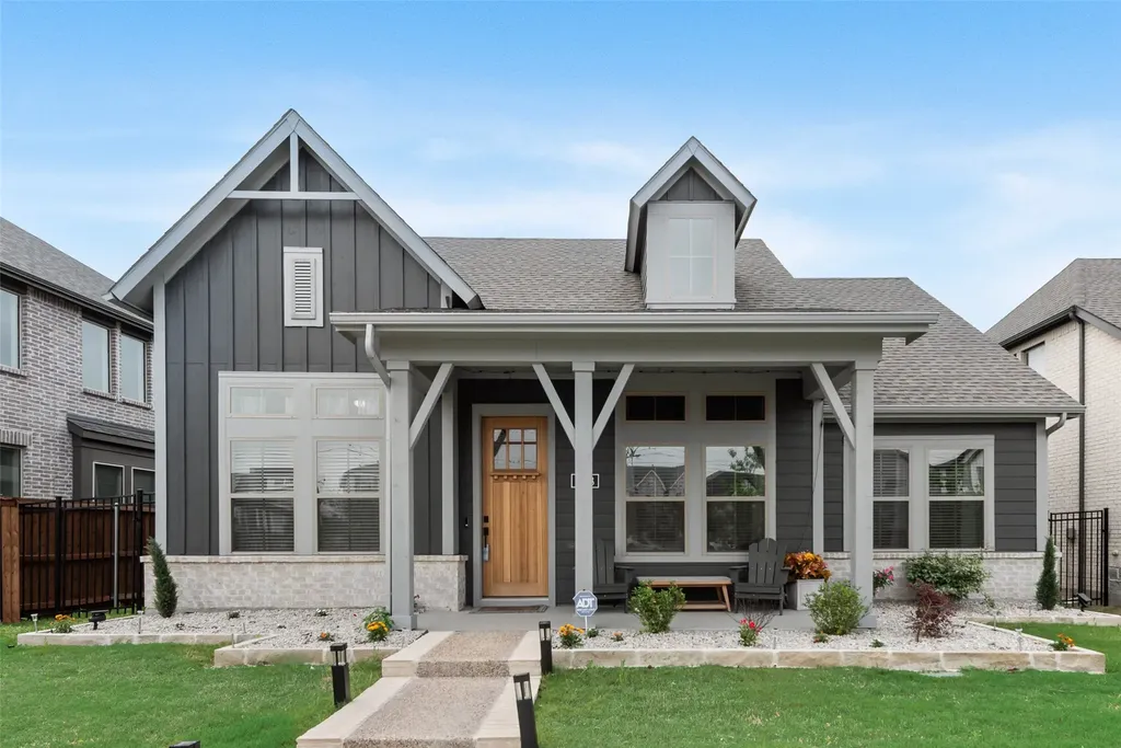 1028 Almond Blossom Circle Crowley TX 76036