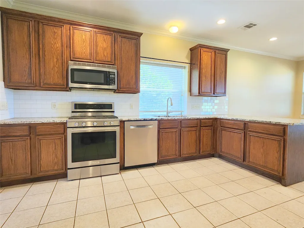 2105 Clubside Drive Corinth TX 76210