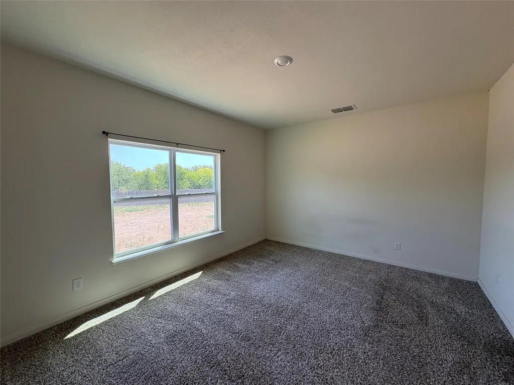 176 Banjo Trail Newark TX 76071