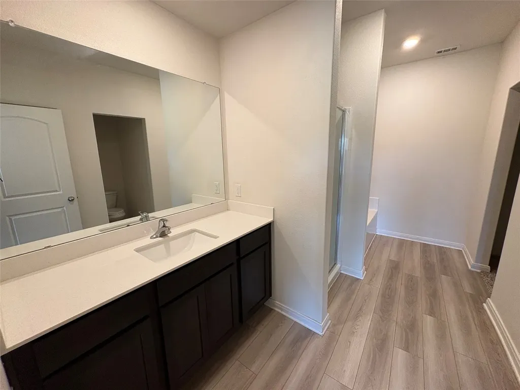 176 Banjo Trail Newark TX 76071