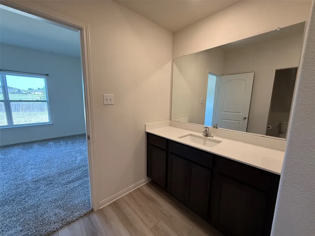176 Banjo Trail Newark TX 76071