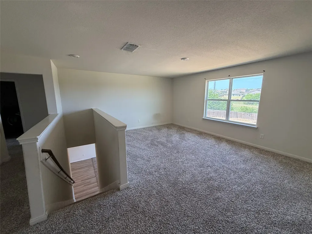 176 Banjo Trail Newark TX 76071