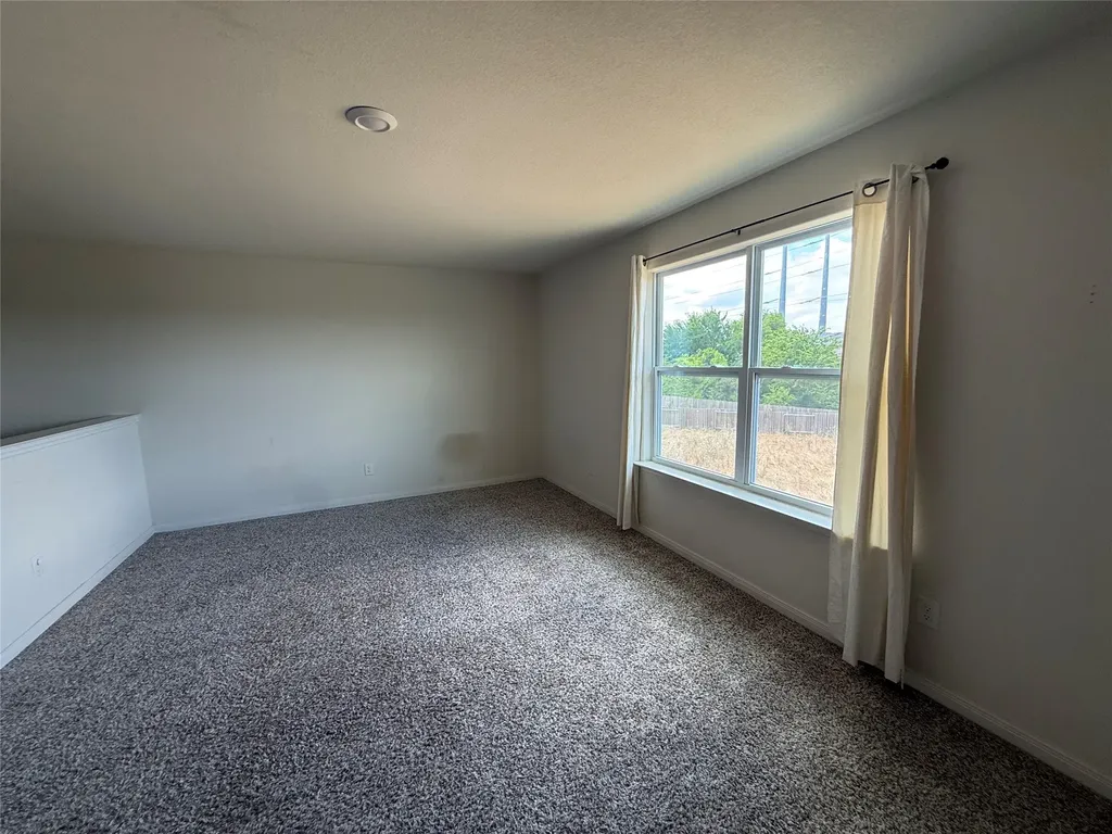176 Banjo Trail Newark TX 76071
