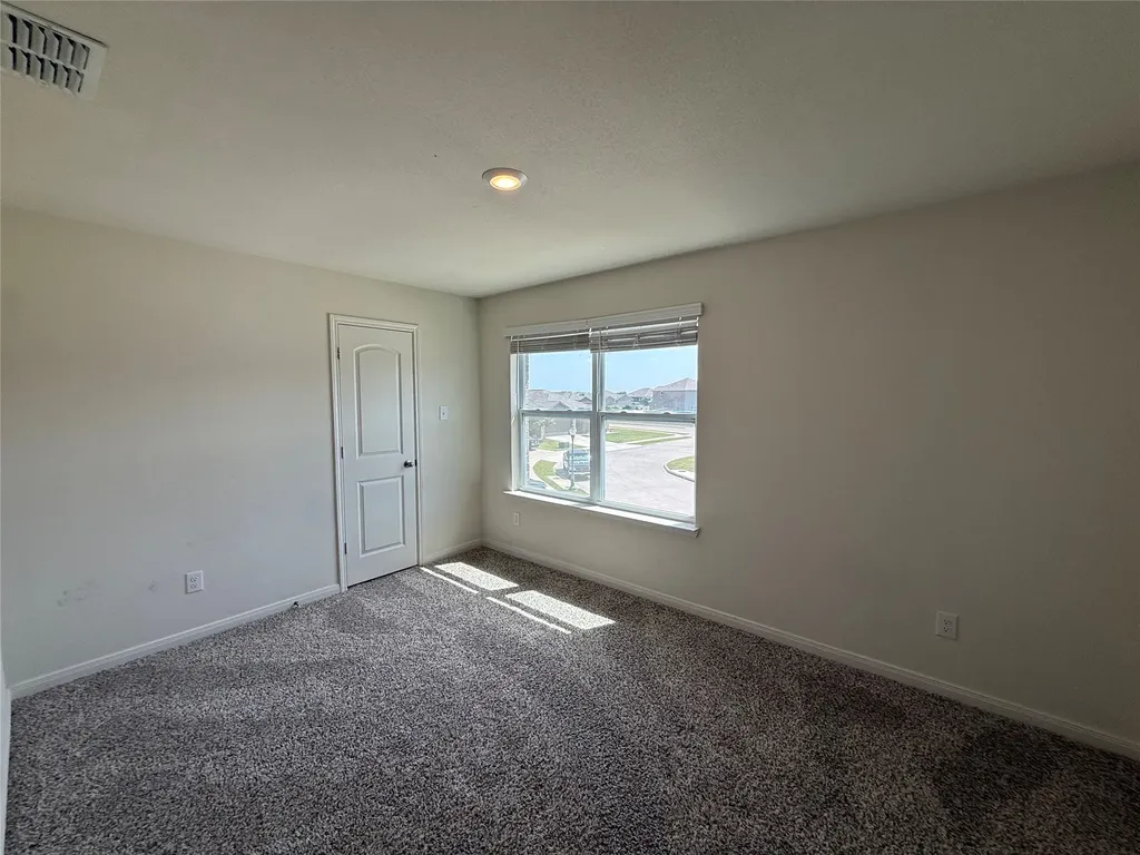 176 Banjo Trail Newark TX 76071
