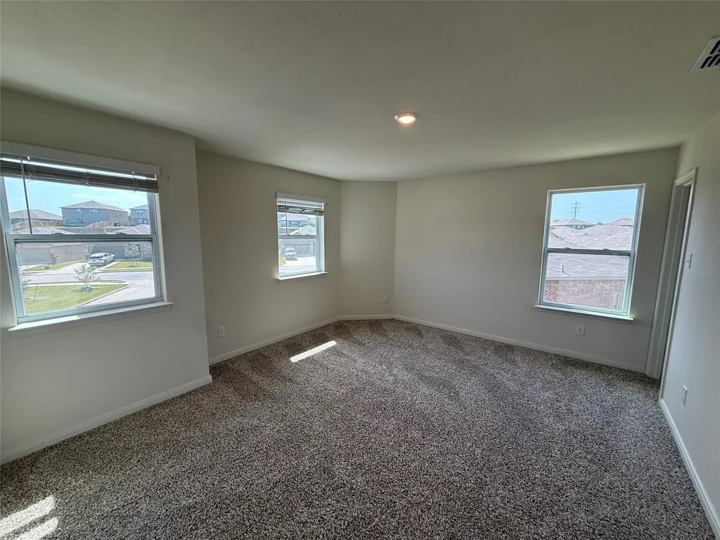 176 Banjo Trail Newark TX 76071