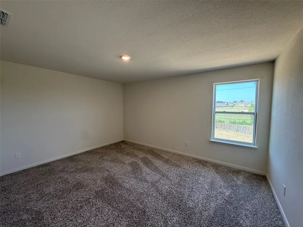 176 Banjo Trail Newark TX 76071