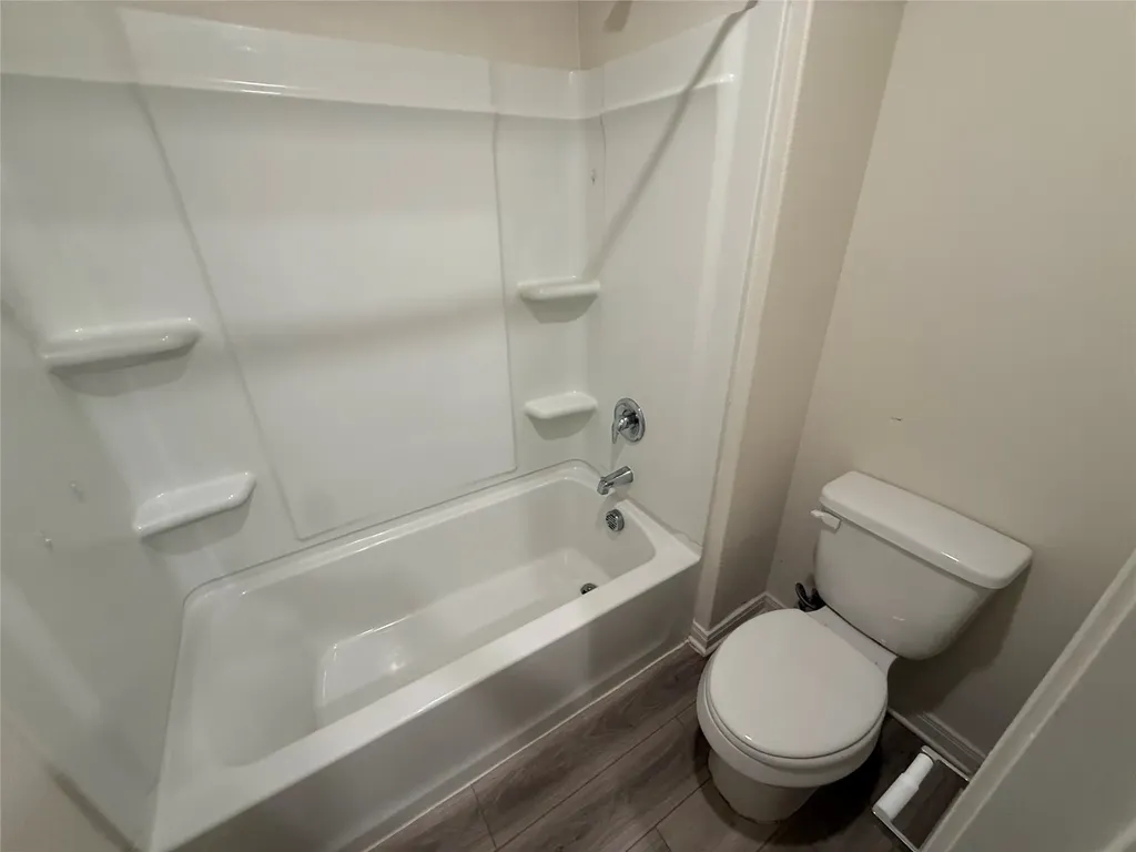 176 Banjo Trail Newark TX 76071